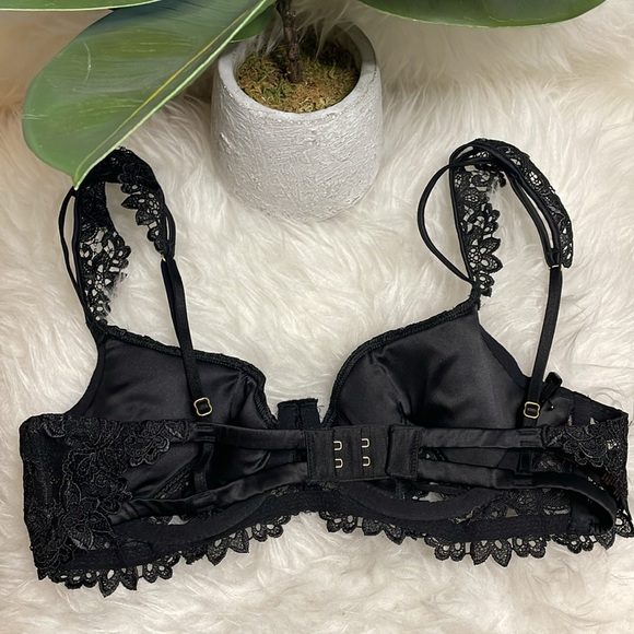 Victoria's Secret Designer Collection Very Sexy Lined Demi Bra - Picture 5 of 9